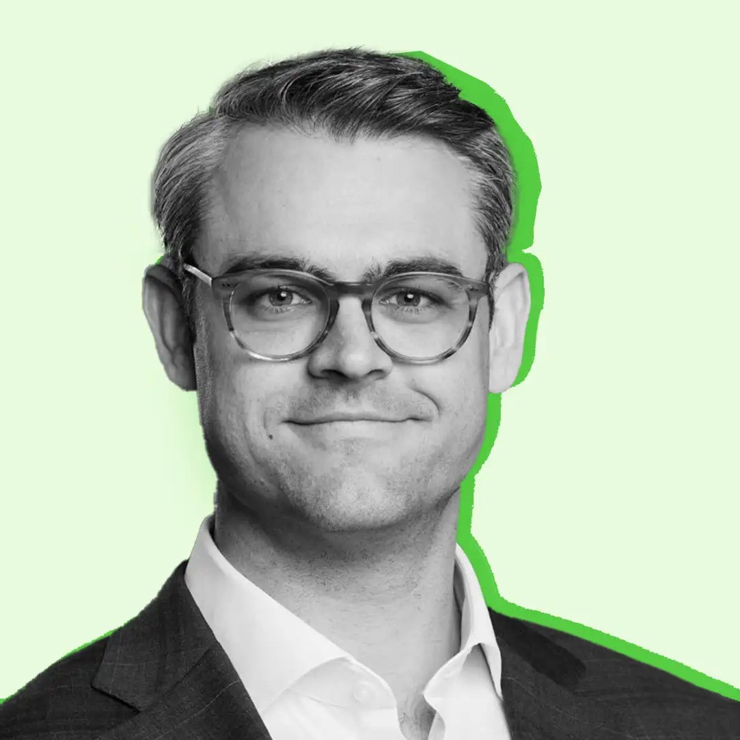 MartiniGuyYT's tweet photo. Bitwise just got the green light for its $NEAR ETF.

The ETF will trade on NYSE Arca under the ticker $NRR.

Bitwise has also raised its NEAR base-case target to $155, with a $562 bull case.

Big move for NEAR. https://t.co/Oi3TYNwkvj
