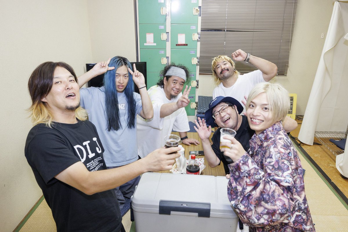 Falilv's tweet photo. サンボとの写真！！
今回もほんまに最高なライブありがとうございました！！！全員優勝！！ https://t.co/3v7NYopf5n
