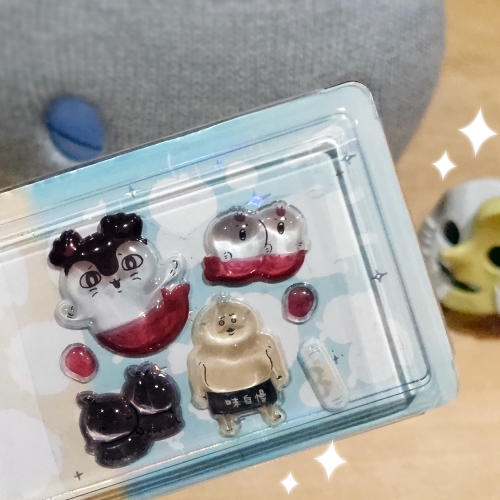 Chilroy's tweet photo. 実は先日お会いした方からすっごい貴重なお品をいただきまして！人生初のちいかわグッズであり人生初のボンドロです（自慢） 映画はまだ観ていないのだけどおそらく自分はセイレーンさんを好きになると思われるのでうれしい😍 ありがとうございます大切にします✨ #映画ちいかわ https://t.co/2BrSr4obiV