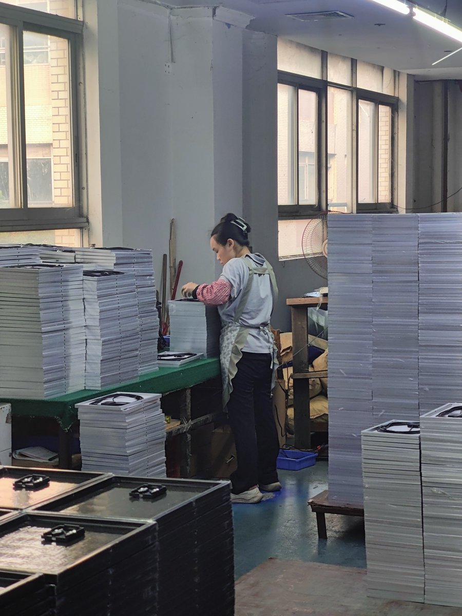 meidusolar's tweet photo. Behind every high-performance solar project is strict factory precision. ☀️🔋

A direct look at our assembly floor—built for maximum durability &amp; reliability.

Solar installers: What’s your #1 priority in an OEM partner? 👇

📲 +86 133 5648 1925 
#SolarEnergy #B2B #CleanTech https://t.co/HoLU84uAcS