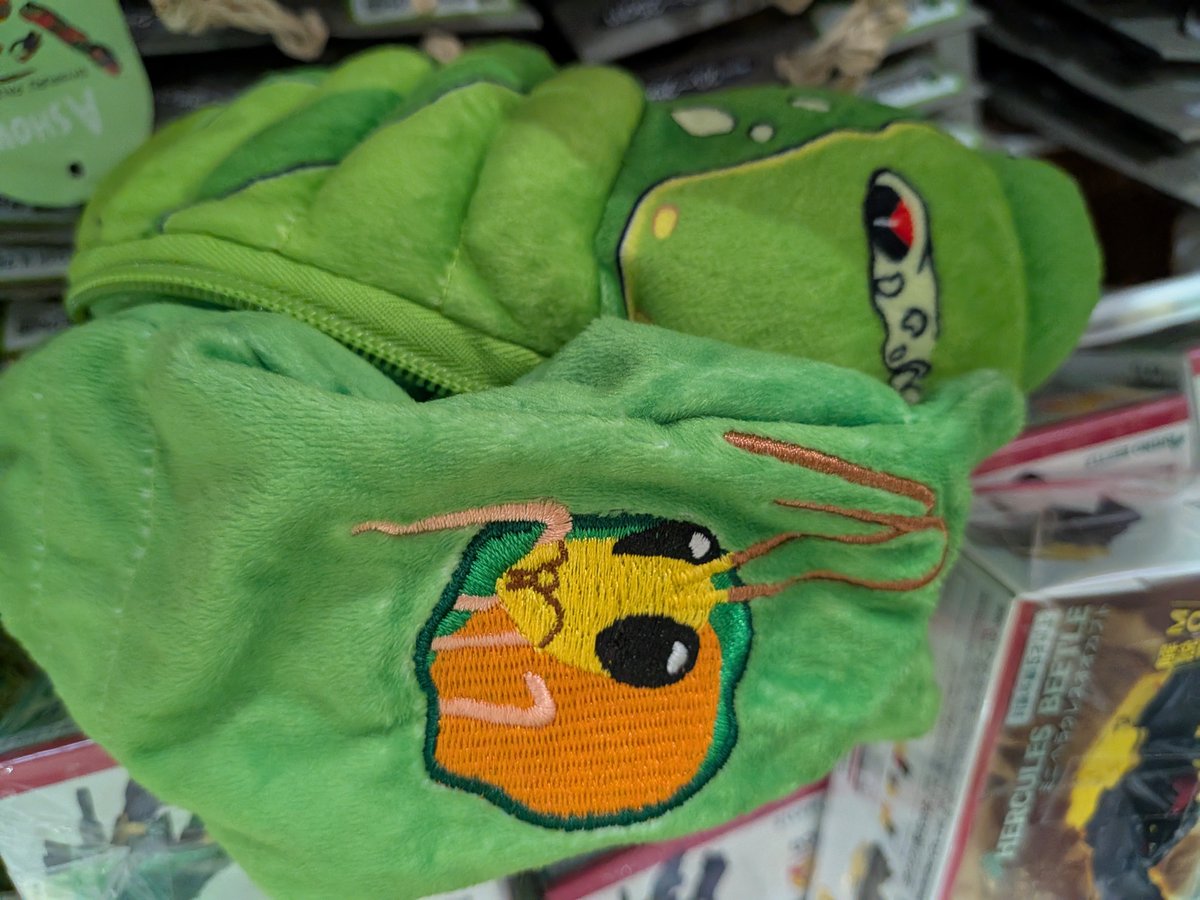 inabariku's tweet photo. 無事にサナギになるけど⋯⋯じゃないんよ。
推し虫のグッズが存在するなんて。その可能性すら考えたことなかったんだけど。
#足立区生物園 https://t.co/dSMMpnOHjD