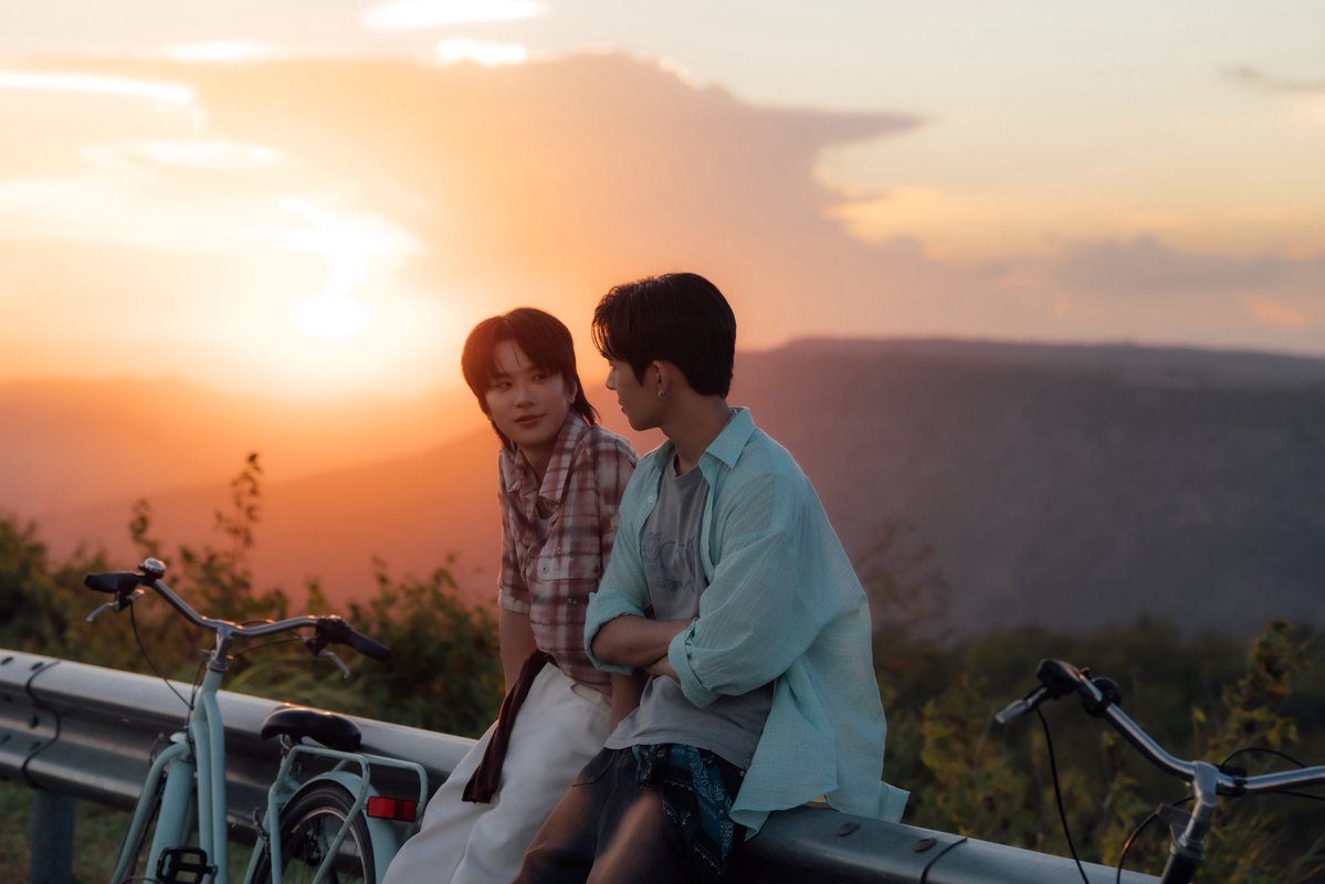 savewrg's tweet photo. EP5 เป็นEP ที่อินกับบรรยากาศโลมากๆ ให้ความรู้สึกอินไปกับมันจริงๆ และหลังจากนี้ว่านก็ได้เห็นได้ยินชัดๆกับตัวเองแบบไม่ต้องสับสนอีกต่อไป ทุกคนชอบEP ไหม สนุกกับหรือเปล่า มารีแคปแชร์ให้เซฟฟังบ้างว่าในมุมมองของทุกคนคิดเห็นยังไงกับแต่ละกระทำของตัวละครบ้าง ถึงในบางมุมจะน่าหงุดหงิดใจไปบ้างแต่ทุกตัวละครมีเหตุผลของมันอยู่ครับ

MR FANBOY CHAPTER 5 
#MrFanboyEP5