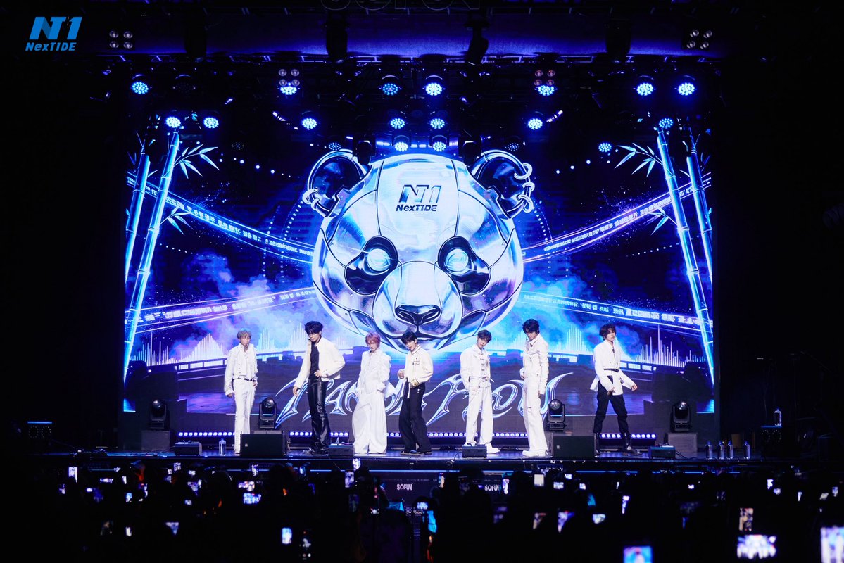NexT1DEofficial's tweet photo. 📸 Cherishing every precious moment from NexT1DE’s "Still Here" Live Tour・Hangzhou. Thank you for celebrating this wonderful Mid-Autumn Festival with us! ✨
#NexT1DE #NexT1DE_StillHere #DORN #THIO #HUYETAO #SHEN #OMAR #XIONG #YAOZIHAO https://t.co/l98piuRE7P