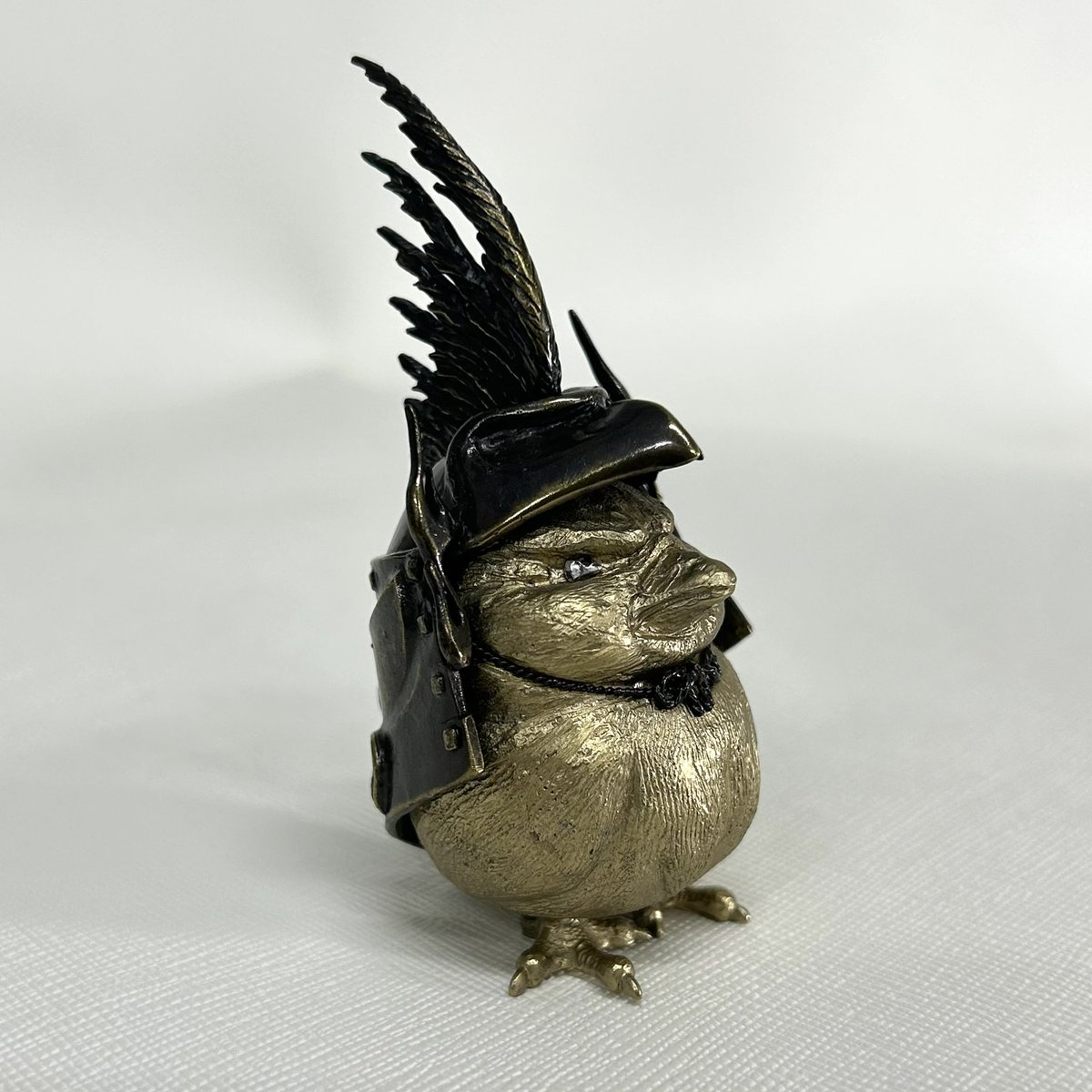 show_mon_art's tweet photo. A tiny samurai chick by metal sculptor Yoshiro Iwaisako.

Freshly hatched and wearing an oversized samurai helmet, this little warrior bravely faces its nemesis.

Off to battle! 

#artforsale
#yoshiroiwaisako

https://t.co/o7nOOZOmmr https://t.co/O84Fabr5OP