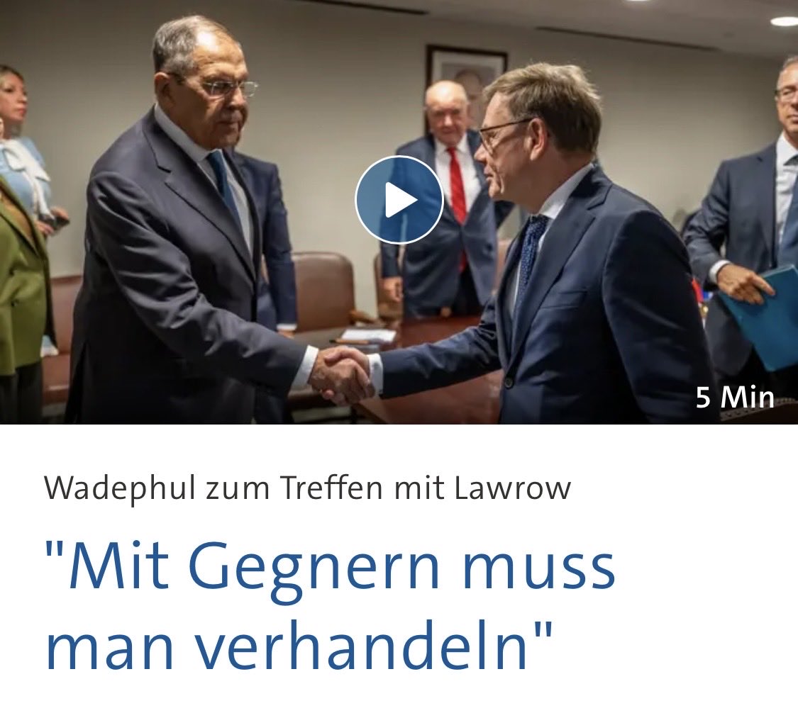 berlin_bridge's tweet photo. Mit Gegnern verhandelt man.
Mit Terroristen nicht. https://t.co/3gDA6GhtMS