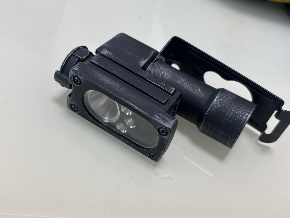 Chris_reevil's tweet photo. Thank you @Dways3 for your constant support for my Leon gear. This light is literally accurate like games. Good work!!! https://t.co/x8PBwtX9uj