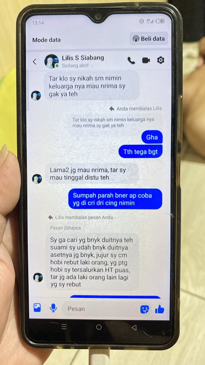 layladad1's tweet photo. "hobi rebut laki org" wtf?!!!🤮🤮🤮 https://t.co/ZTt2LRmvvn