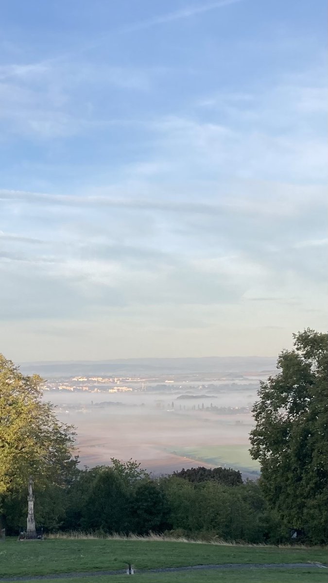 JPB13654289's tweet photo. @AlaBr92476804 Dnešní ranní mlha na stejném místě. https://t.co/A2ZRpJ97kw