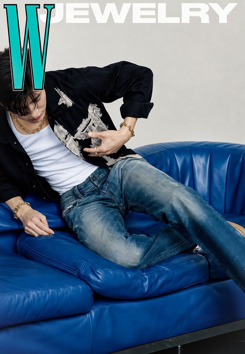 walalla0320's tweet photo. W Korea 엄성현을 볼 시간이네요 ( ◠‿◠ ) https://t.co/oihp33LHOX