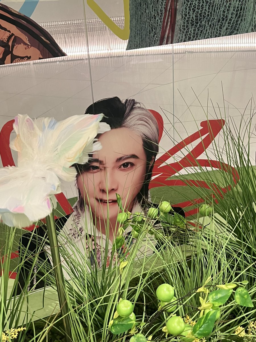 akazzan33's tweet photo. 안녕하세요? 생존신고를 하려고 본계에 왔어요
팝업 얼리버드로 잘 다녀왔습니다

계산대 모서리에 뭘 흘린 거지? 싶었는데
이거...... 꾸며놓은 거였네요

이런 팝업 자주 해줬으면 좋겠다😭
이제 콘서트 팝업도 한국에서 해주세요
#POPSinSEOUL https://t.co/hDWRchhpb9