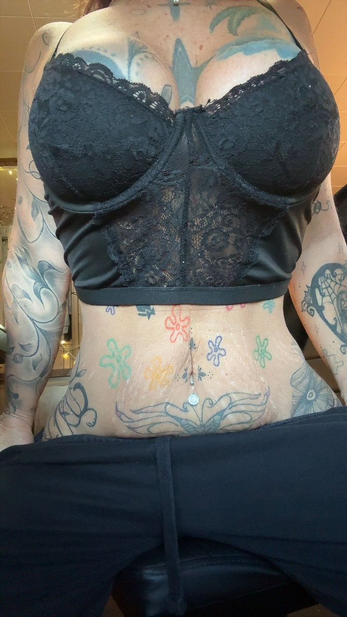 Randii_Kayy2's tweet photo. 👅👇🏻 https://t.co/ftzrsJrBOb