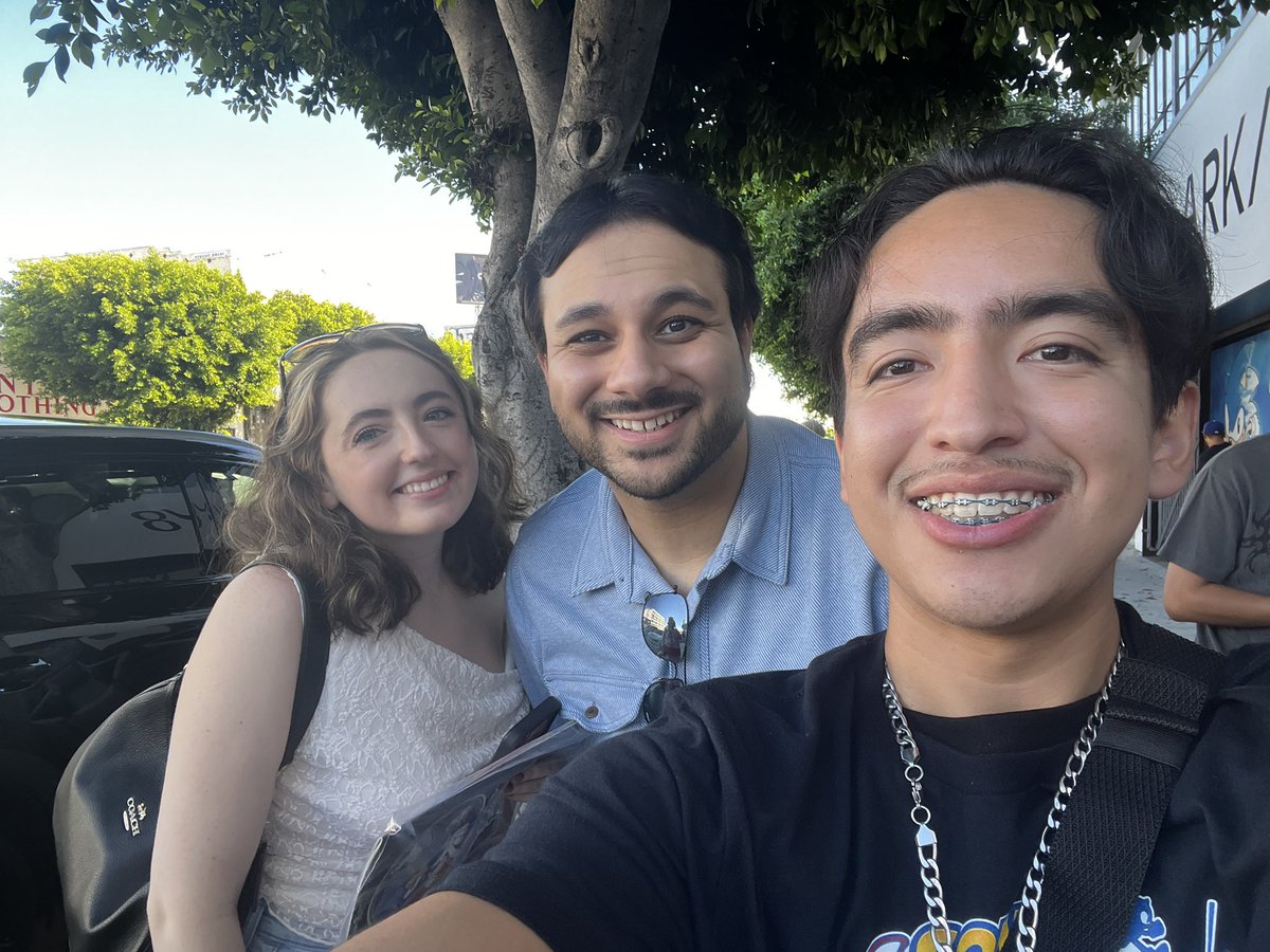 MrExcalibur_'s tweet photo. Finally got to meet @SamsProStation and @KennieAdventure while fulfilling my promise to get that pic of Sam signed HAHAHA (Thanks Sam for the laughs over the years, since FORCES) https://t.co/Nm98HFi2G2