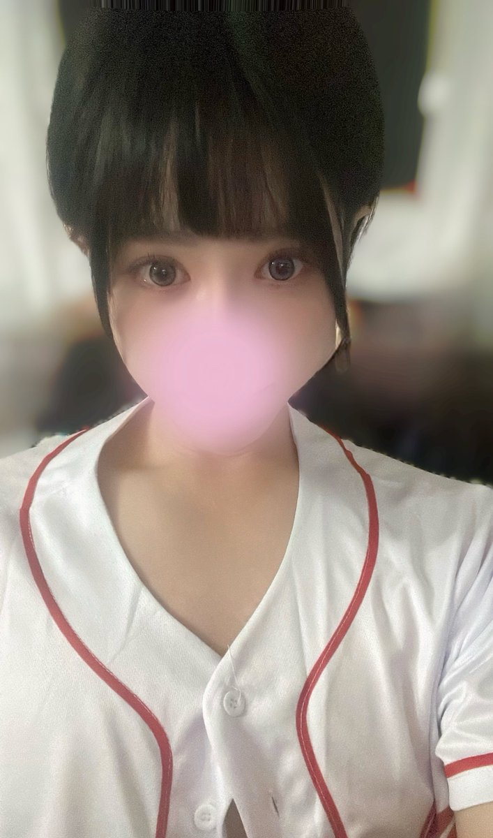 doamistress's tweet photo. 한 창 어려보이고 싶을 나이~😋 https://t.co/N6BIL6d1I9