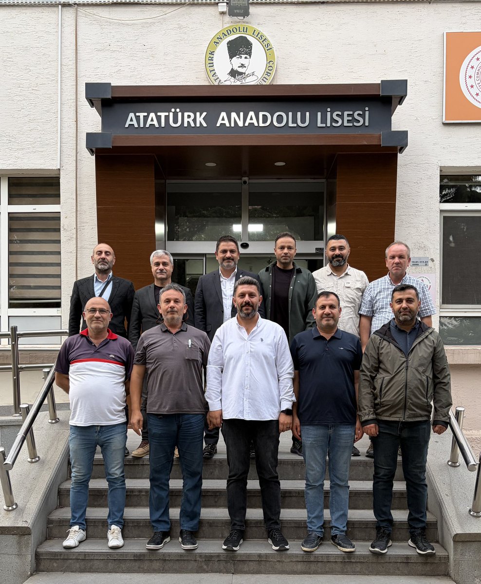 fatihokumusebs's tweet photo. DELEGE SEÇİMLERİMİZ HAYIRLI OLSUN

Eğitim-Bir-Sen Çorum 1 Nolu Şubemizin 8.Olağan Genel Kurulu Delege Seçimlerini Merkez ve 13 İlçemizde birlik ve beraberlik içerisinde tamamlamış bulunuyoruz. Seçimlerimizde oy kullanan/kullanamayan tüm üyelerimize, iş yeri temsilcilerimize, sandık kurullarımızdaki görevli arkadaşlarımıza, kadınlar komisyonumuza, ilçe yönetimlerimize ve şube yönetim kurulumuza ayrı ayrı teşekkür ediyor, delege seçilen üyelerimizi tebrik ediyorum. Delege adaylığı başvurusu sonrasında hayatını kaybeden Hakan Gözübüyük kardeşimizi de bir kez daha rahmetle anıyorum. Mekanı cennet makamı âli olsun. 8. Olağan Genel Kurul sürecimizin son aşaması olan zorunlu organların seçiminin de hayırlara vesile olmasını diliyorum.