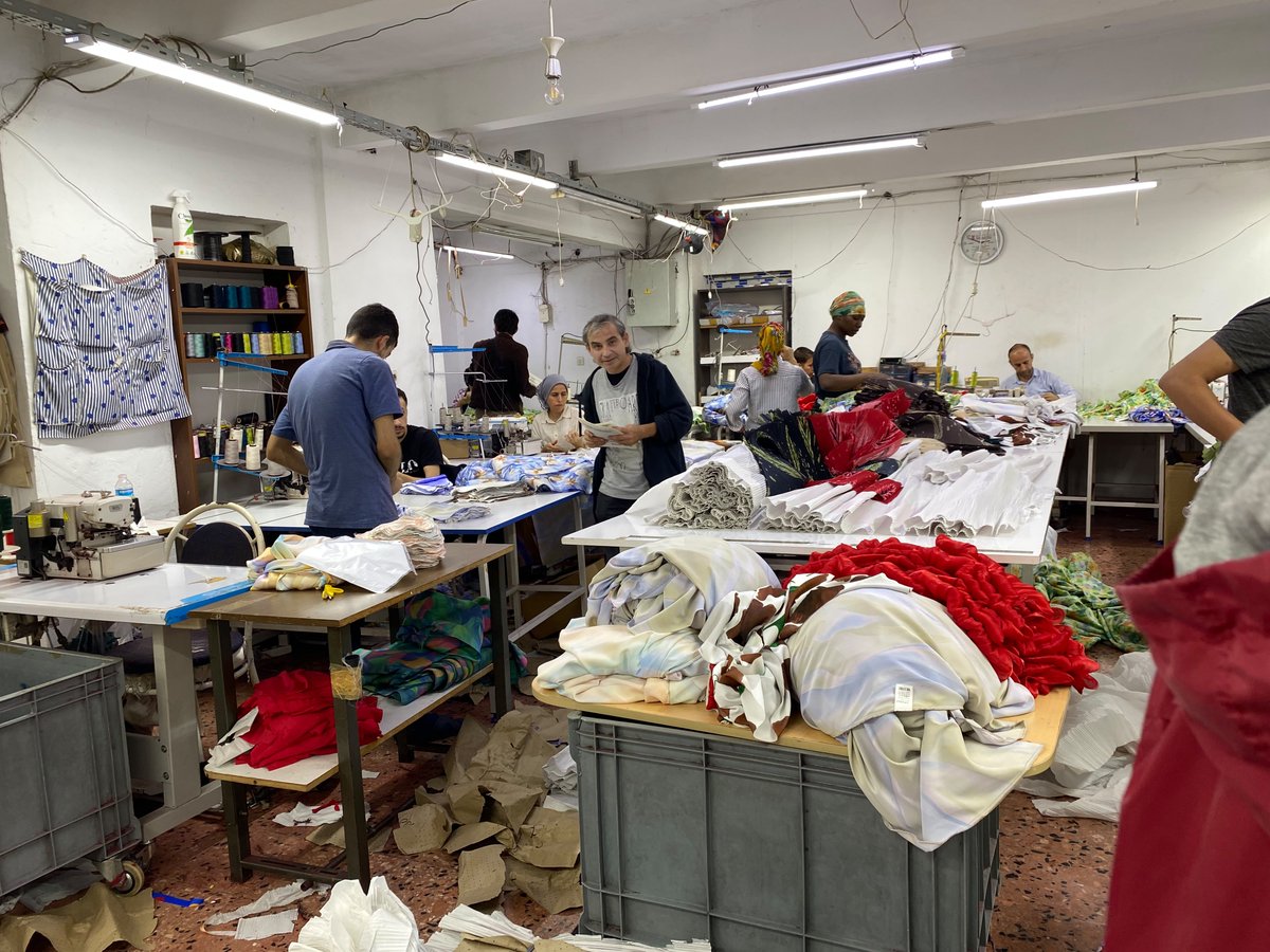 GazeteAlinteri5's tweet photo. 🔴 Anadilde Eğitim Hakkı İçin Tarlabaşı'ndaydık

🔹Alınteri ve Köz olarak “Anadilde eğitim haktır, engellenemez! Perwerdehiya bi zimanê dayikê maf e, nayê astengkirin!” şiarlı kampanyamızın ilk bildiri dağıtımını Tarlabaşı’nda yaptık

https://t.co/NXTkdtFQFj https://t.co/bgBhpalsnK