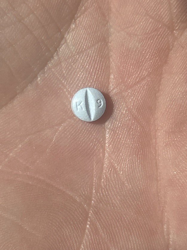 JmillzMMG's tweet photo. Blue lil pill🫐 restore the peace✌🏼 #drugtwt https://t.co/bEsrn6oHAn