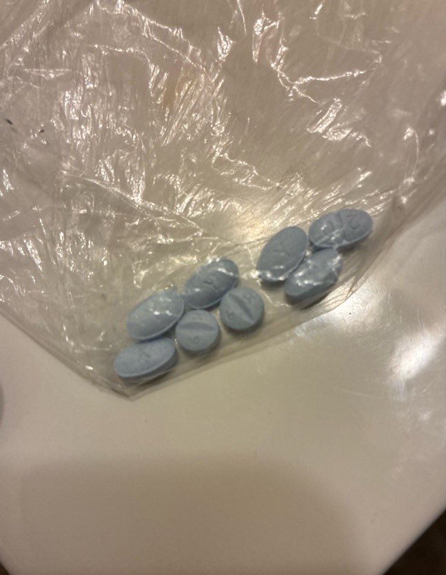 JmillzMMG's tweet photo. Blue lil pill🫐 restore the peace✌🏼 #drugtwt https://t.co/bEsrn6oHAn