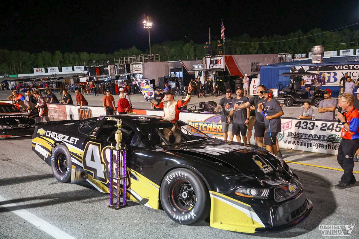 ST_Scene's tweet photo. ATPLM: Turner Brown wins in Pensacola in his first start there, taking the lead in the final 25 laps. He beats Jake Finch, who claims the 2026 Allen Turner Pro Late Model Championship at Five Flags. In third, Dustin Smith, who led the majority of the race until being passed by Brown on a restart with 25 to go.