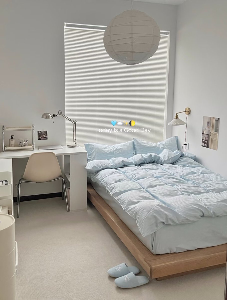 skyecorner96's tweet photo. a little blue, a little calm, a lot of cozy 🩵☁️✨ https://t.co/sPuYa9zgUz