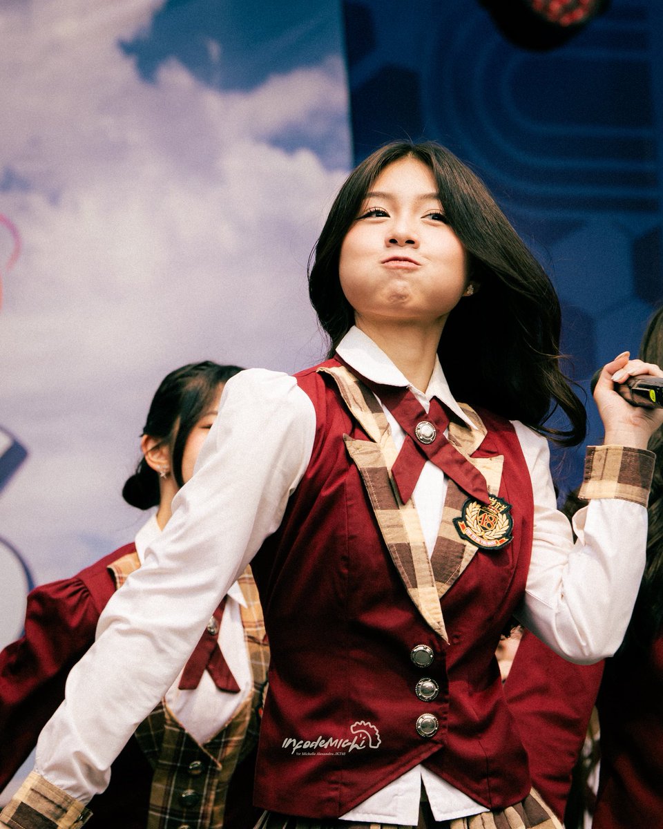 repii_michiee's tweet photo. center kita loh yaa CAKEP BGTTT 😭🫶🏻

sumber fto: @InfoDemichi @RDNADN https://t.co/BzwO1KqCSl