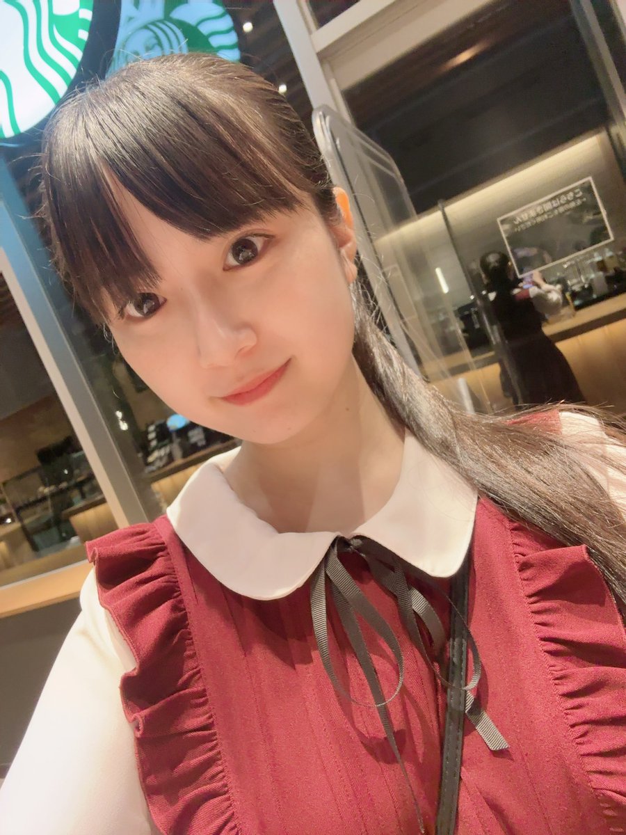 Happy_Paprika's tweet photo. こんにちは！しょこらだよぉ💕
昨日は仕事終わりにお友達とインドカレーを食べに行ってきました😊
しょこらはシーフードミックスカレーの辛口とプレーンナンにしましたよ🍛
カレー後はスタバに行って期間限定の紅芋ティーラテを飲みましたよ🥤

今日も一日ファイティン💪

 #ハッピーパプリカ https://t.co/O0UlyjcR7m