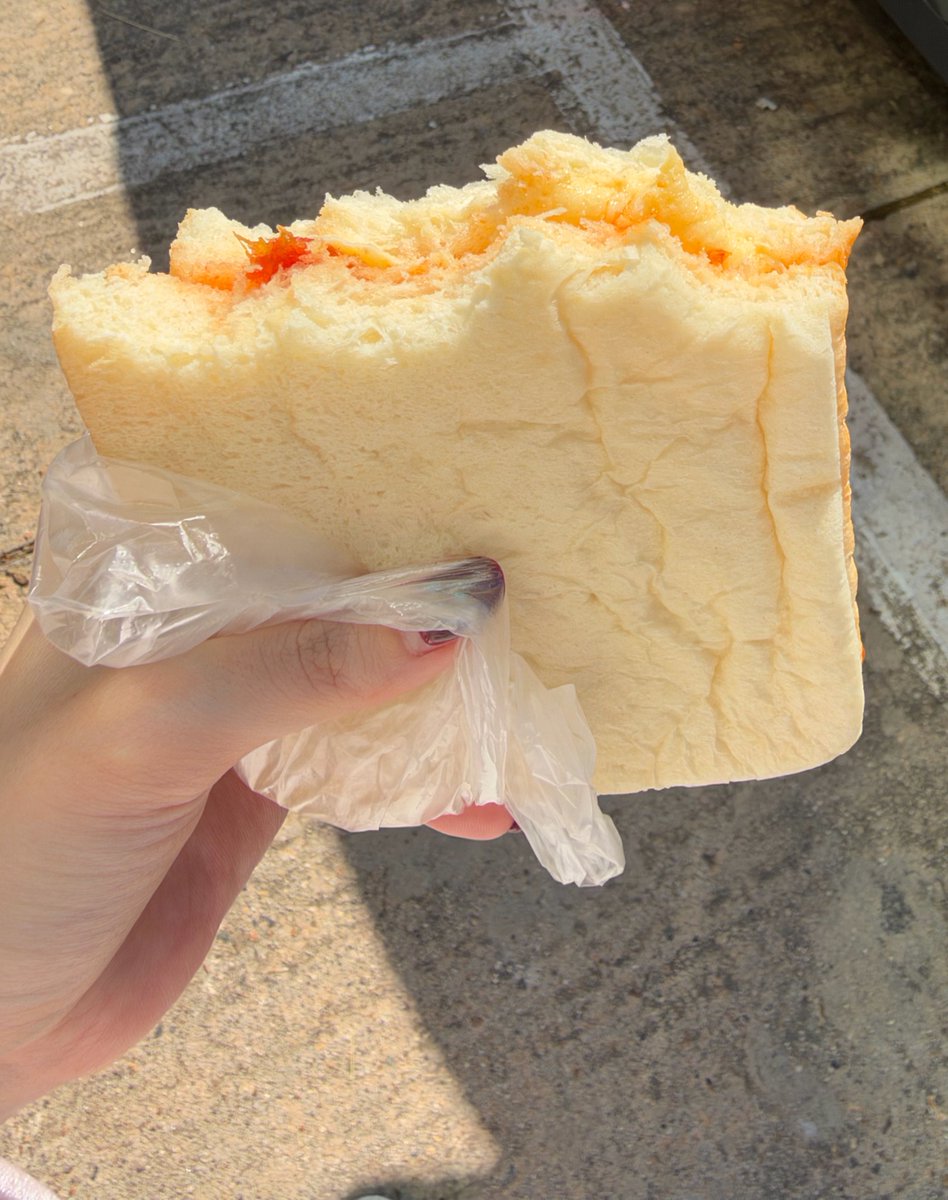 _yumdada's tweet photo. 화이트리에+토마토잼+버터 https://t.co/beca3MIFQu