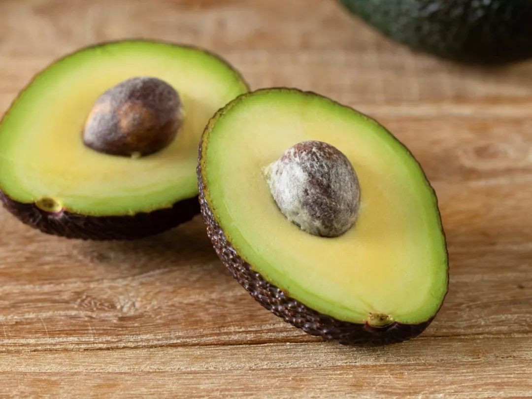 PhilKeef's tweet photo. Descubrí estos aguacates maduros y cremosos! Perfectos para tostadas o guacamole, calidad top a precio genial! ， https://t.co/qsdWi5THeg