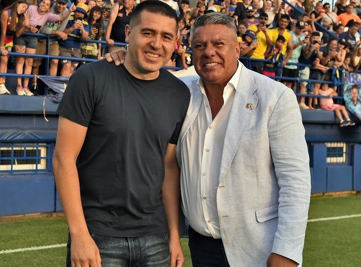 futbolanal's tweet photo. 🔵🟡✅ COPA ARGENTINA: BOCA USA EL MISMO “MODUS OPERANDI” QUE CENTRAL, PARA ROBAR❗️

✅ Árbitro y VAR puestos a dedo para robar.
✅ 50% más de localidades disponibles, pese a no llenar.
✅ Jugará en un Estadio secanucas (Rosario Central)
✅ Hinchas “visitantes” (Racing Club) fueron obligados a salir un día antes y a dormir en tránsito.
✅ La visita (Racing) recorre 600 km vs 300 km (Boca)

💰 El Xeneize va por su pase a SEMIS y será MÁS LOCAL QUE NUNCA.