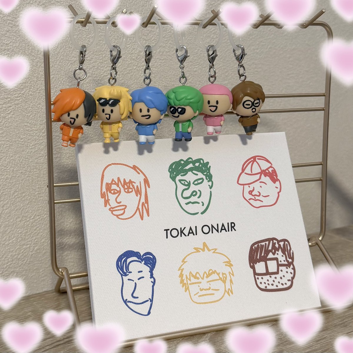 gohe_mo7's tweet photo. この前の岡崎でようやく揃っためじるし！
かわいい😽~ᩚ
今回のグッズのキャラデザとても好き🏝 https://t.co/Shs7jmL7GB
