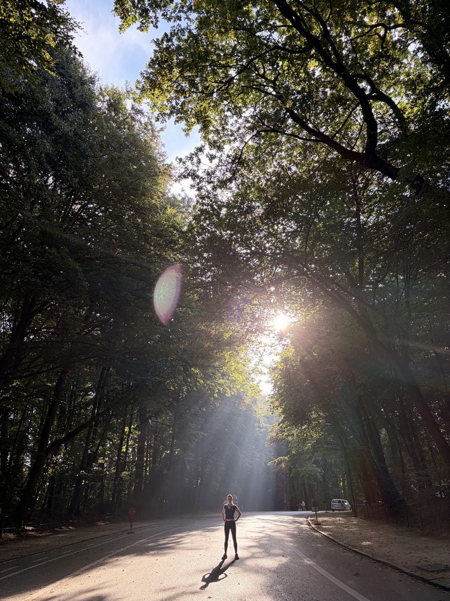 AndreaCepova's tweet photo. Back in the spotlight. ✨ #WeekendRun https://t.co/FtN2RRRTFj
