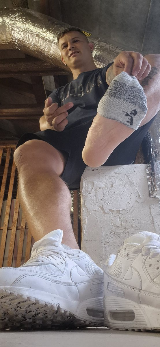 Ger_Monarch's tweet photo. Du willst meine Aufmerksamkeit?
Du willst mich als deinen Master?
Du willst mir dienen?
Du brauchst einen Keyholder für Locktober?
Dann komm in meine DMs und melde dich wie es sich gehört!
#findom #malefeets #feetlover #Master #alphaBoss #Locktober #Faggys #feetlover https://t.co/XXoVX29JSD