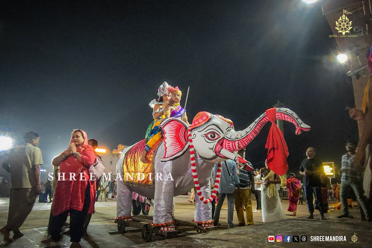 shree_mandira's tweet photo. On the auspicious occasion of "Indrotsav Purnima", the rituals of "Indra Gobinda Bandapana" and "Indra Hati Prastaba" have been performed being performed. https://t.co/41CzcE4TCh