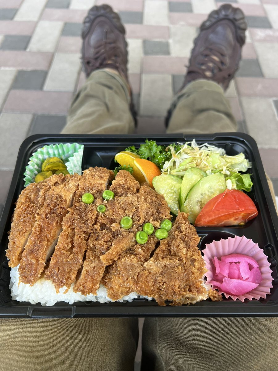 HiroTon180's tweet photo. 「一戸町 血みどろ映画祭」めっちゃ良かった〜🥺
やっぱりダリオ アルジェント監督じゃないと得られない栄養があるな〜✨
山口のおばちゃんの復刻弁当も食べれて大満足✨
コーヒーも美味しかったー☕️
スタッフの皆さん、ミヤザワさん、ありがとうございました✨
#サスペリア
#サスペリア2 https://t.co/5XQZ7HDkYQ