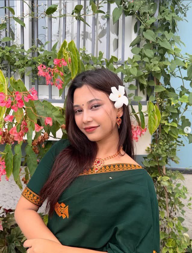 SouleFacts's tweet photo. I have no sympathy for Hindu girl like Nimisha Thakuria who very daringly and proudly celebrates Eid with Muslim boyfriend and when Hindu brothers warn her earlier she threatens to file case against them, ultimately killed by the same Katuwa Boyfriend Ashik Ali.

The said part, that she is the daughter of Sangh Sakha Karyabah.

#Guwahati #HinduGirlKilled