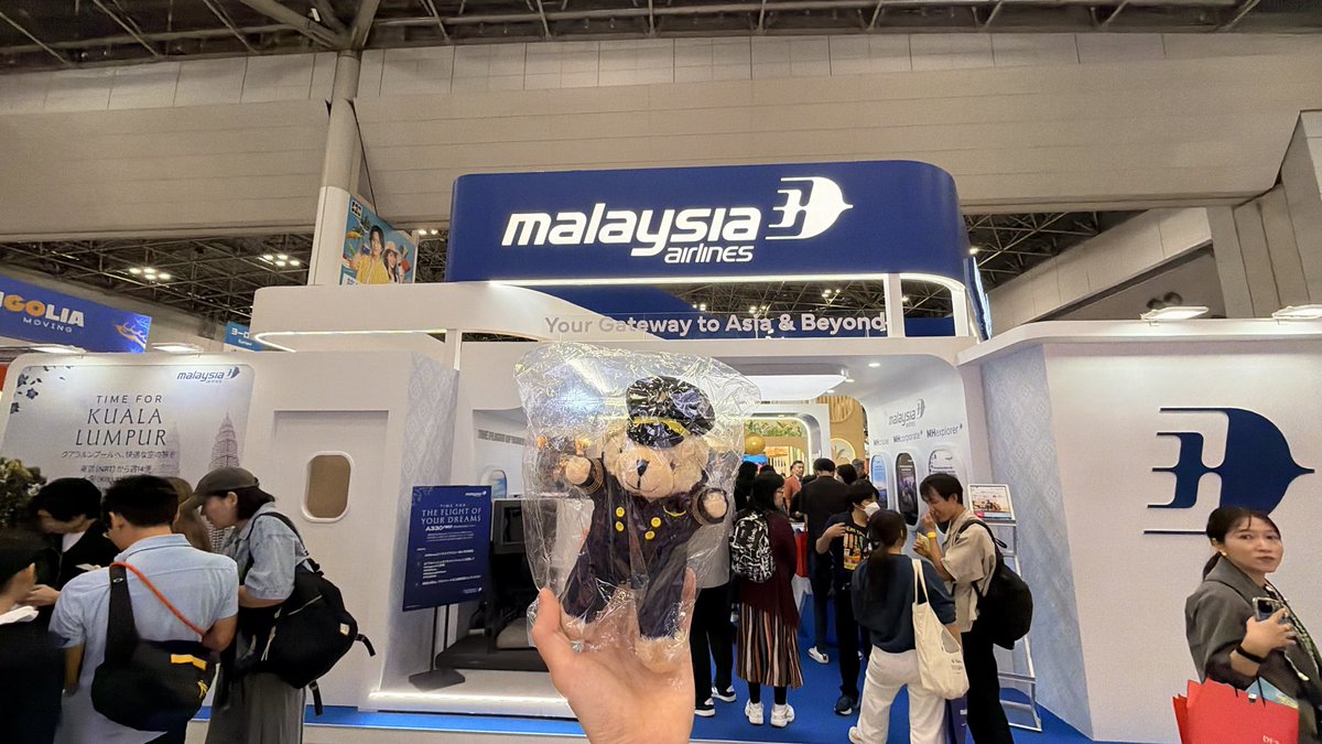 eggricetkg's tweet photo. ツーリズムEXPO

トリップの抽選会整理券の群衆に飲み込まれた子供が泣いててかわいそうでした‼️

子ども連れて群衆に突っ込むのも、、。 https://t.co/EPSJTed3VQ