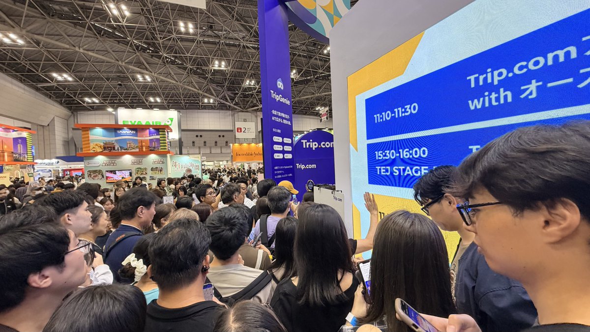 eggricetkg's tweet photo. ツーリズムEXPO

トリップの抽選会整理券の群衆に飲み込まれた子供が泣いててかわいそうでした‼️

子ども連れて群衆に突っ込むのも、、。 https://t.co/EPSJTed3VQ