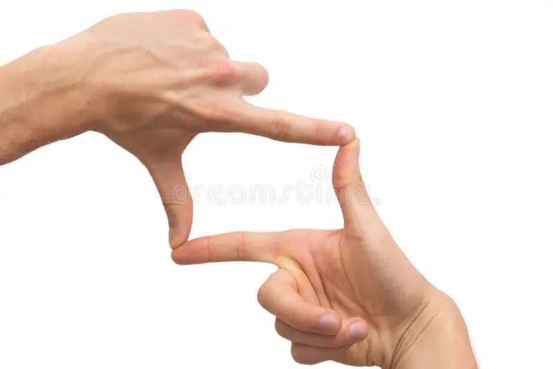 azureexcursionn's tweet photo. From his pov I saw him putting his hands together like on the ref. If any parts of the person were out of the frame they would stay standing while the part of the body in the frame of his hands would fall cut out.  Bc it was a dream the rules we're consistent so++ https://t.co/K7tgNOWXqB