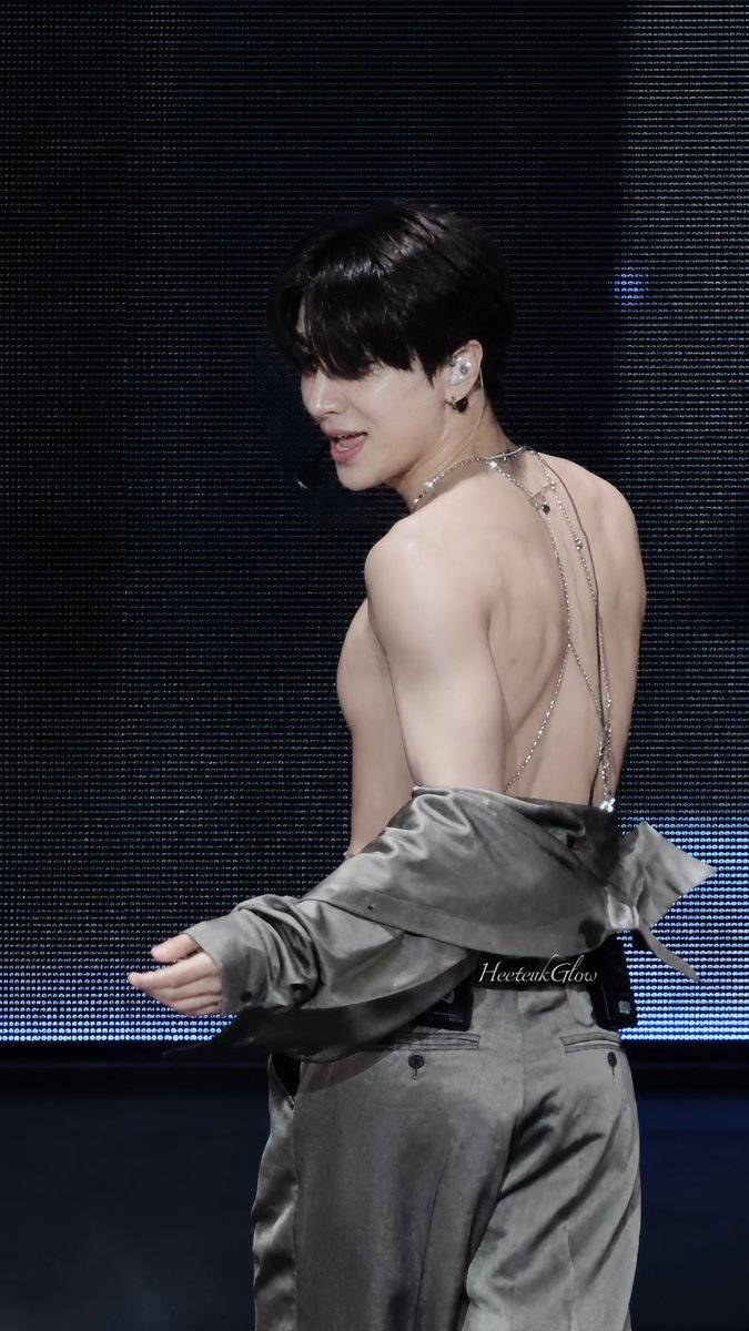 Miaomiteuk's tweet photo. 260919 SUPER JUNIOR-83z fancon [1983] IN MACAU
🥵🥵🥵
#LEETEUK #이특 
#83line #83z 
#利特 
#superjunior
@special1004 https://t.co/uqZkhkRnap