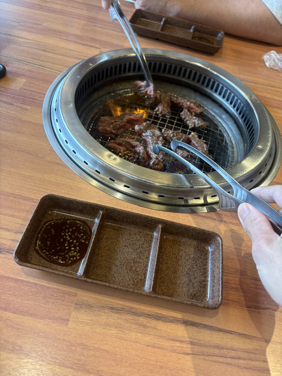 R0UEN's tweet photo. 恋人と焼肉に https://t.co/i27oFBDrYE