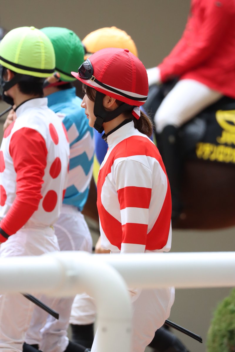 yasu_REF1429's tweet photo. 9/27 阪神競馬場 7レース

ゴメンネジロー×永島まなみ

#阪神競馬場
#ゴメンネジロー
#永島まなみ https://t.co/18S4YEdD4x