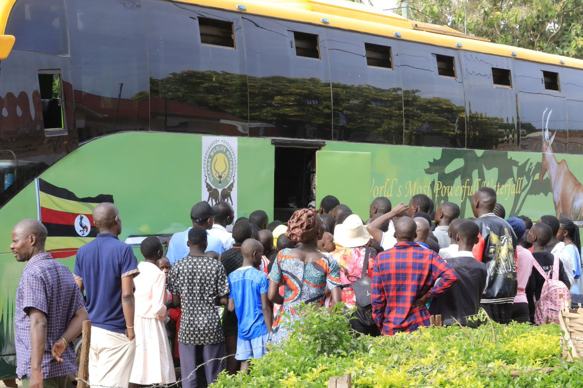 MaamaUganda02's tweet photo. Scenes at Tangi gate, as Ugandans prepare to wrap up the #UWAOpenParkDays in style. Make the last day unforgettable by making your way to the Murchison Falls National Park now!!

See you there.

#ExploreUganda https://t.co/RfoYo1PBzV