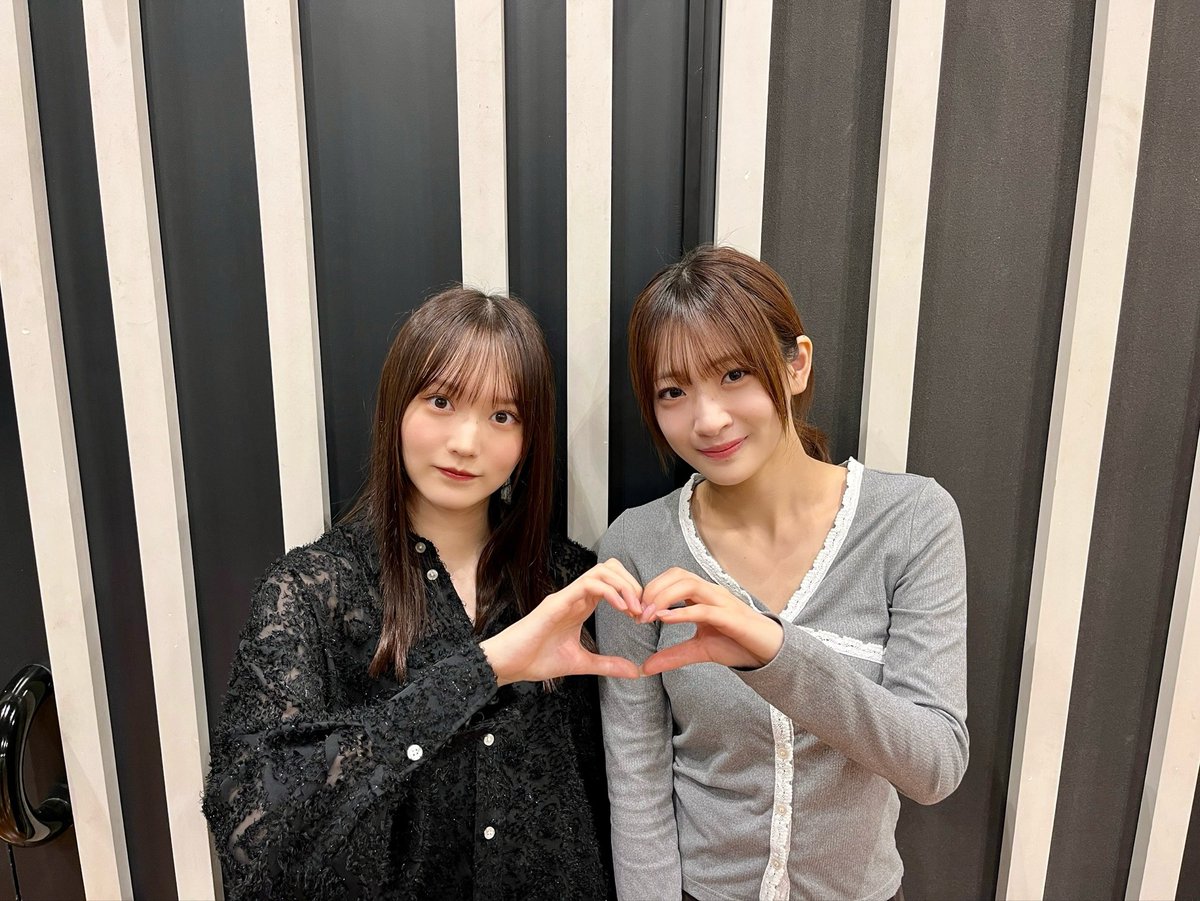 sakurazaka46's tweet photo. 本日9月27日(日)23:00～
ニッポン放送「櫻坂46こちら有楽町星空放送局」に

#増本綺良 と #小島凪紗 が出演いたします📻🌟

ぜひお聴きください🌸
#ニッポン放送 #櫻坂46こち星
https://t.co/4giW2tkgBB https://t.co/dmwyWXgBTA
