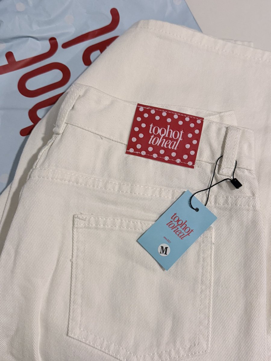 wondercuteee's tweet photo. ส่งต่อกางเกงเอวต่ำ toohottoheal 550.- รวมส่งค่า มือ 1 แกะถุง🍒🫐 size M

#ส่งต่อเสื้อผ้ามือสอง #ส่งต่อเสื้อผ้ามือ2 #ส่งต่อเสื้อผ้า #เสื้อผ้ามือ2 #ส่งต่อ #โล๊ะตู้เสื้อผ้า #ส่งต่อเสื้อผ้ามือสองสภาพดี #โล๊ะตู้ #ส่งต่อcintage #ส่งต่อแบรนด์ไอจี #toohottoheal https://t.co/bQ6lb12qJr