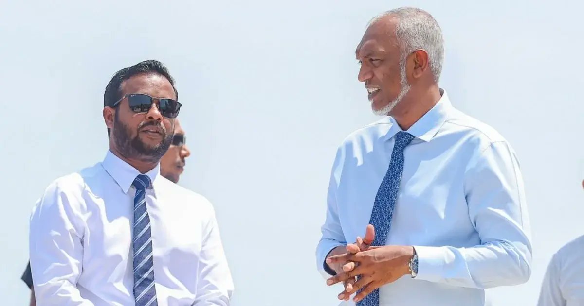 AdhadhuMV's tweet photo. ރަސްމާލެ އުމުރަށް ދޫކޮށްލަން ހެދި އެއްބަސްވުމުގެ ހަގީގަތް އޮޅުވާލަން މިނިސްޓަރު މުއްތަލިބު މަސައްކަތް ކުރައްވަނީ 
https://t.co/rO8c4r5eoM https://t.co/3KJi6M2hJO
