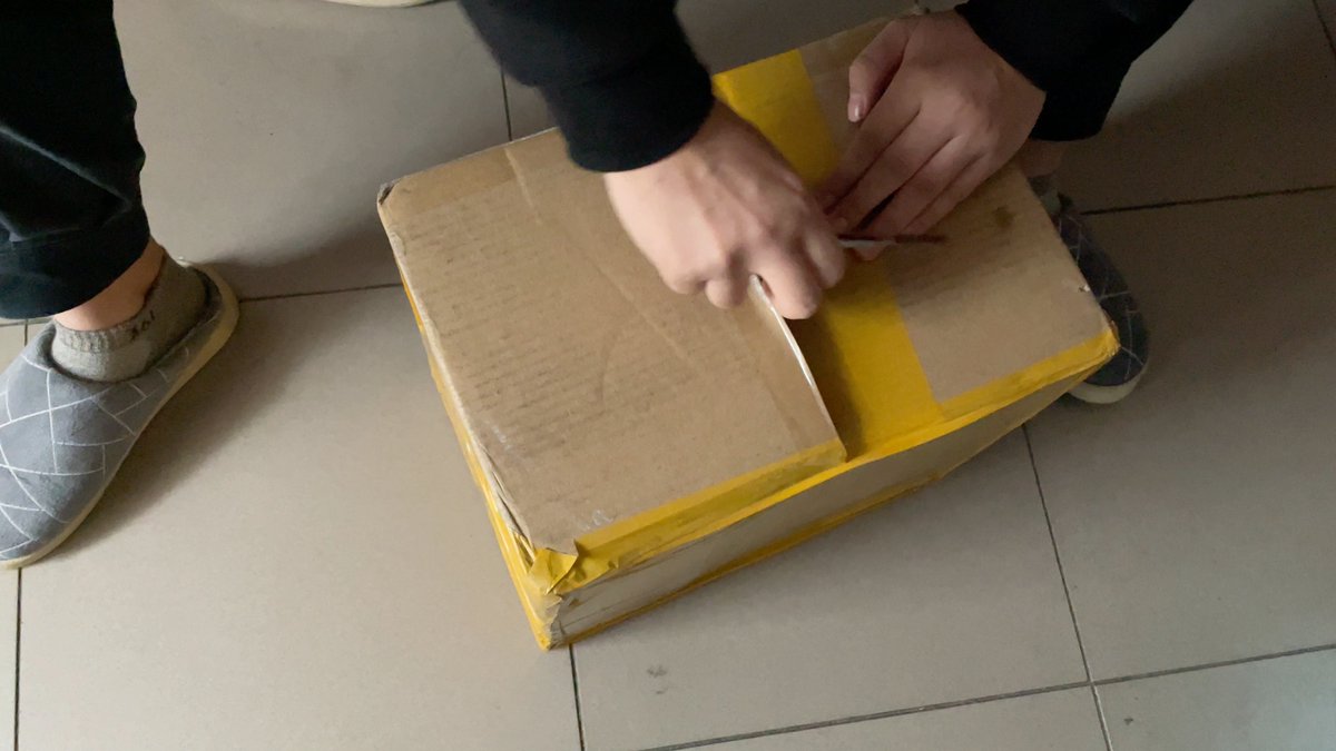 jayjace190097's tweet photo. Just got this mystery package, time to open it and see what’s inside! ， https://t.co/mAlqFSSSZy