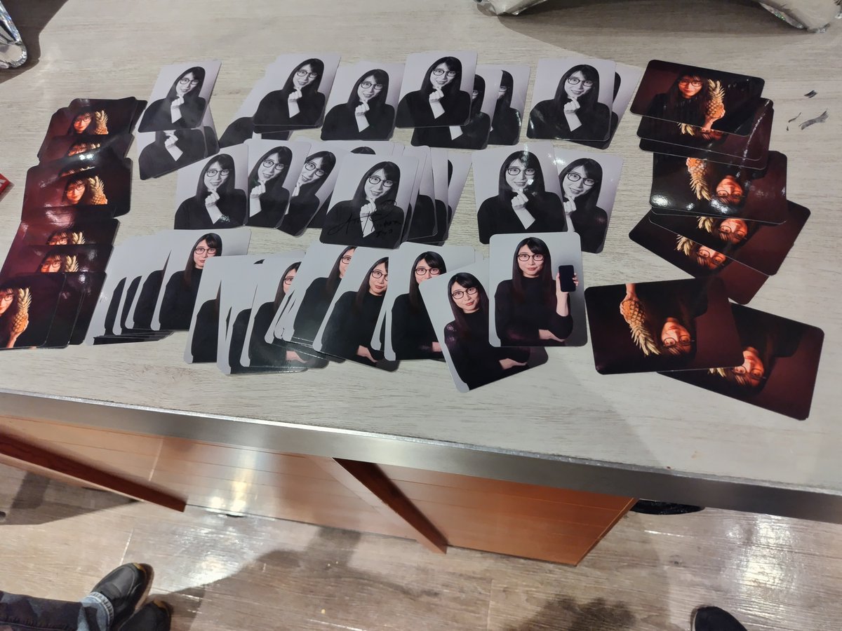 Jimasan_84's tweet photo. ７５枚引いてようやくサイン入りカードを引けたのは私です

#ハシヤスメ・アツコ
#ハシヤスメナイト https://t.co/2drKYfAIBt