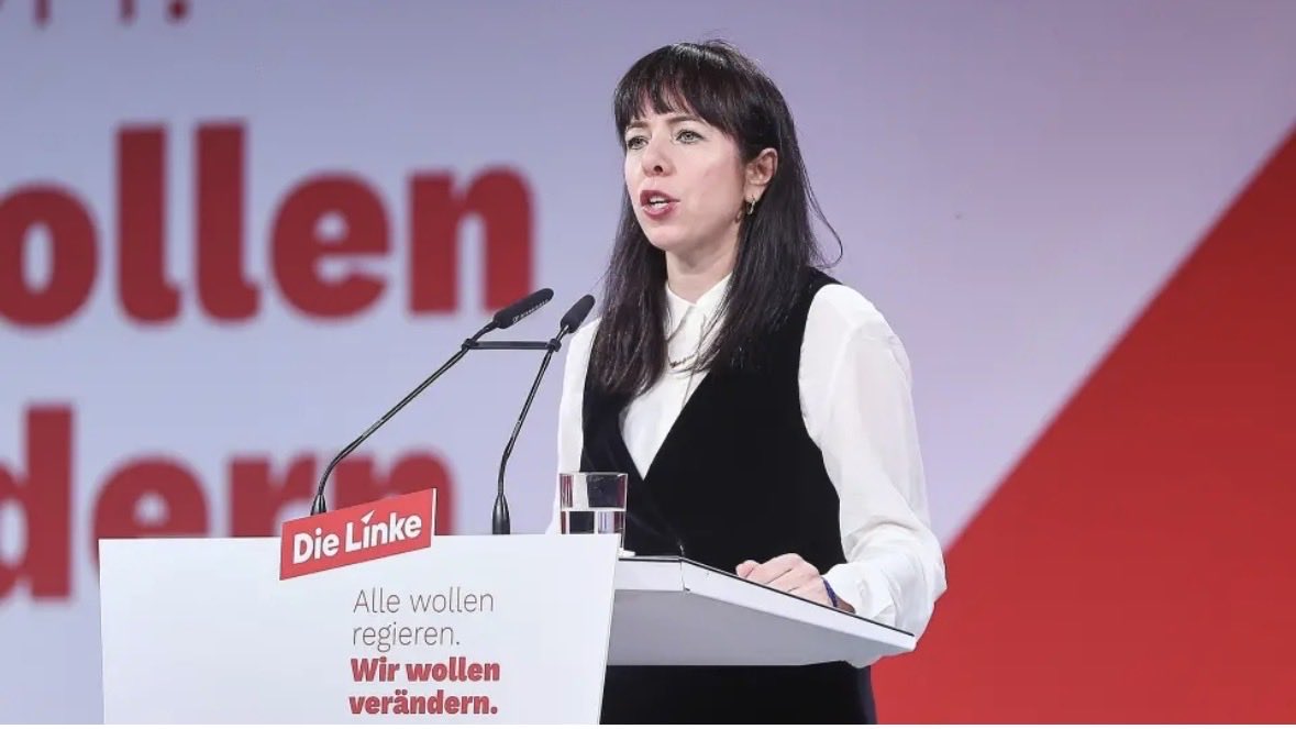 marim686's tweet photo. Elif Eralp fordert ganz offen mehr Einwanderung und mehr Zugang zu unserem Wahlsystem. Sie fordert also ganz offen neue Wähler für die Linke. Dem deutschen Volk wird hier bewusst die Macht geraubt! https://t.co/MIE9eEJbEc