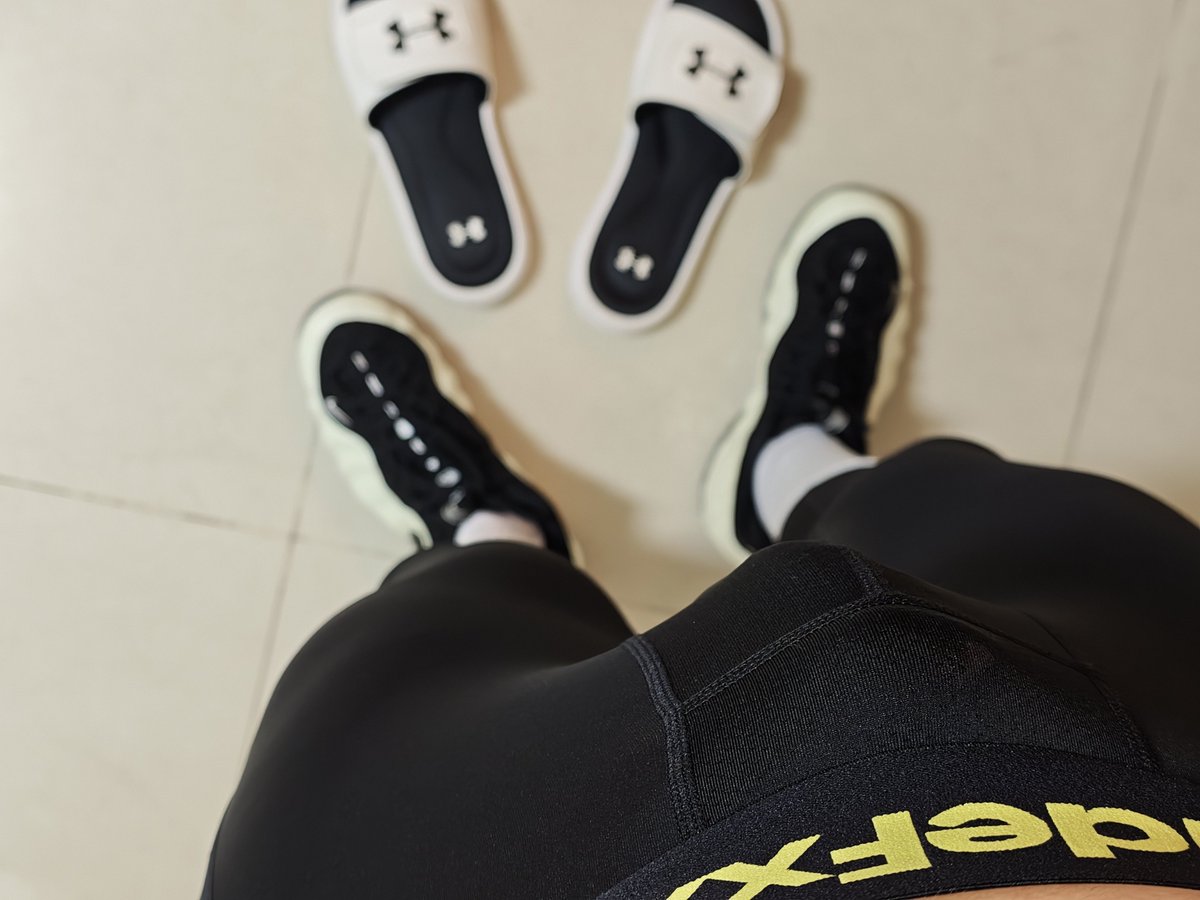 weiqing748's tweet photo. 戳中了谁的xp #高弹 #白袜 #体育生 #1s #球鞋 https://t.co/2kR390LugY
