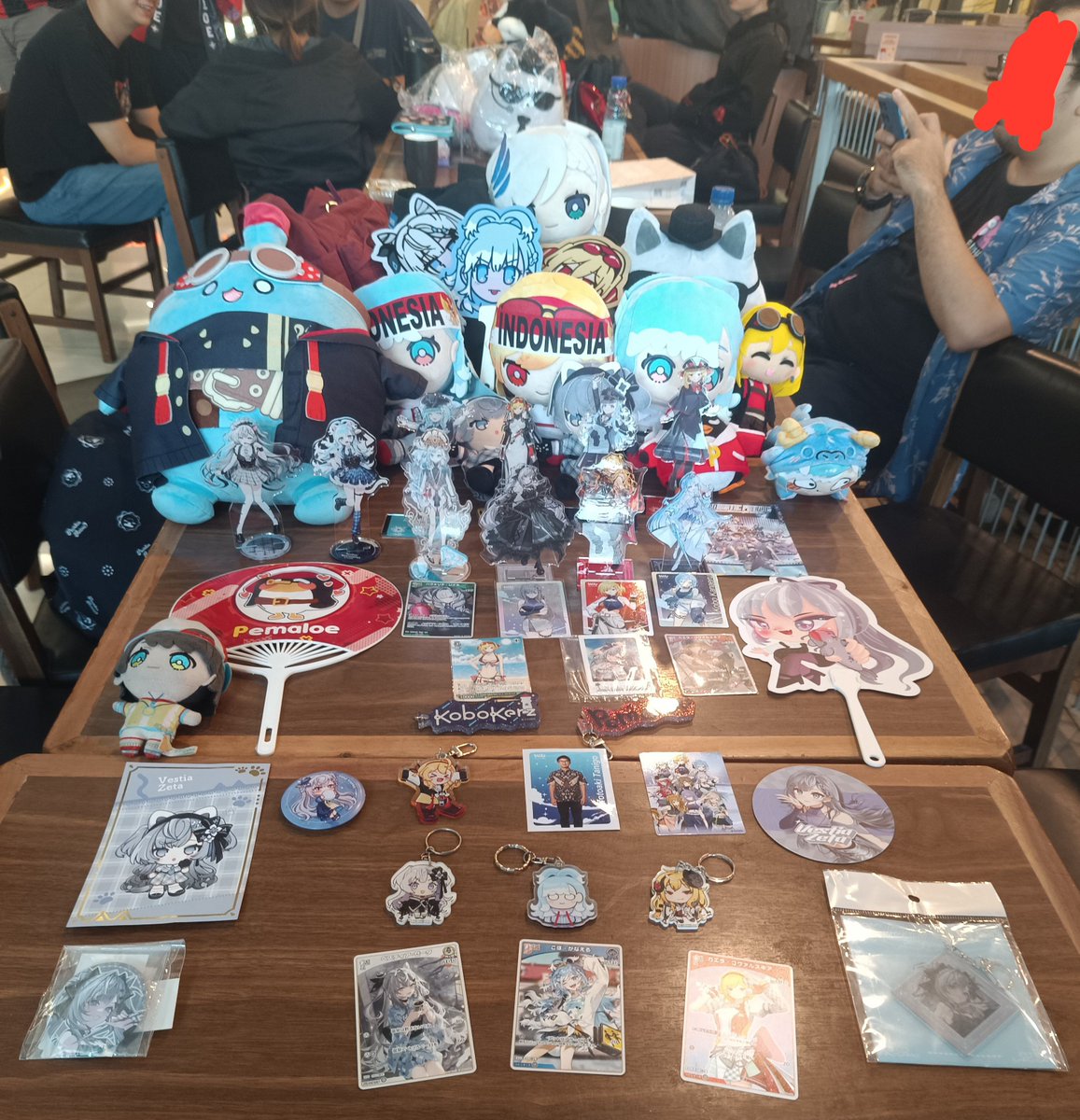 nuel95101's tweet photo. Pemaloe and Zecretaries Gathering in FX!!! https://t.co/Czo6K8eDL1