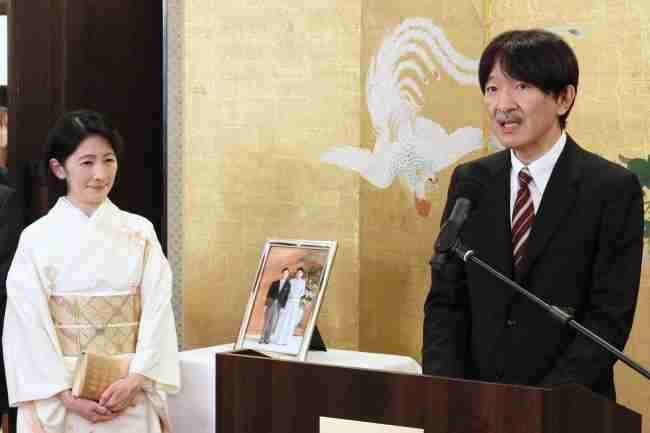 471KhRYzqE55667's tweet photo. この帯だけで２５００万円

これ令和元年でしょ？
令和になってもまだ🍂のやりたい放題が続いていた証だわ
まあ今でも続いているんだけど
ダンケーダンシの政府って、どれだけ🍂に肩入れしてるんだか

girlschannel https://t.co/u7SUtHcom4